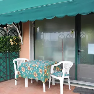 https://appartamento-fronte-spiaggia.hotelitalianriviera.com